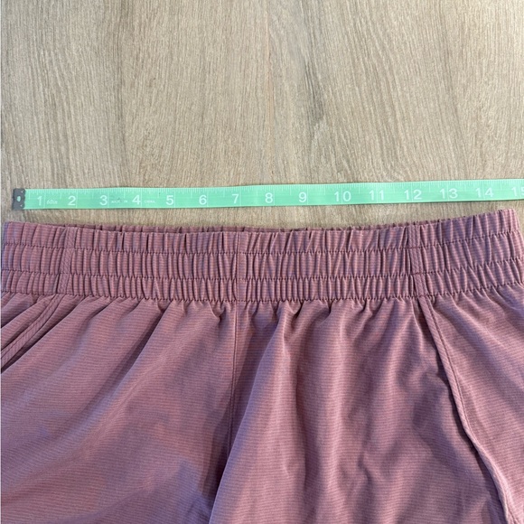 Athleta Mesh Racer Running Pink Mauve Shorts Size Small Mid Rise 4" inseam - Picture 4 of 7